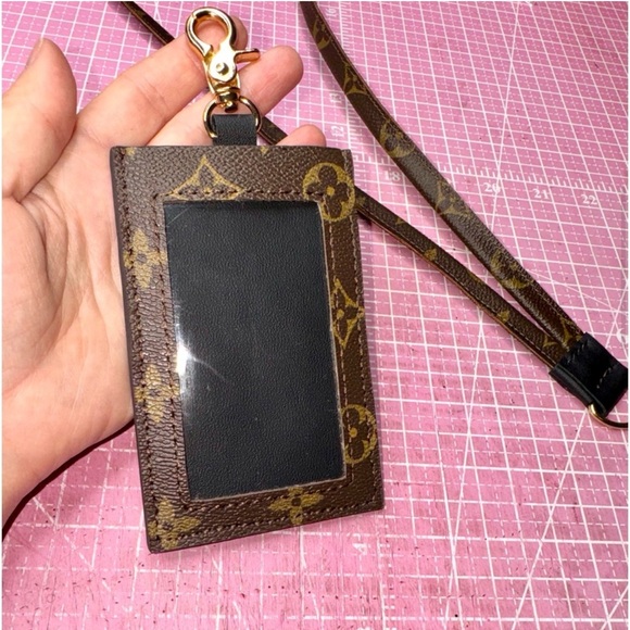 🤎🩷 LV Monogram Custom Lanyard ID Holder handmade - Picture 7 of 13